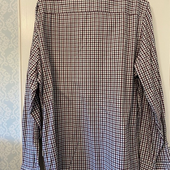 Calvin Klein plaid button down shirt. Very good condition size large - Picture 3 of 4